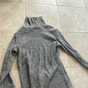 Long sleeve grey turtleneck
